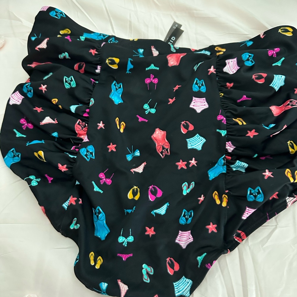 Torrid  Swimsuit Black PatternBottoms size 0 NWT